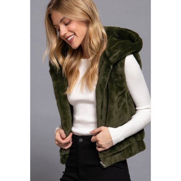 NWT Hoodie Faux Fur Vest with Pockets, Zip Up, Soft, Cozy, Warm, Olive Green - Picture 5 of 5